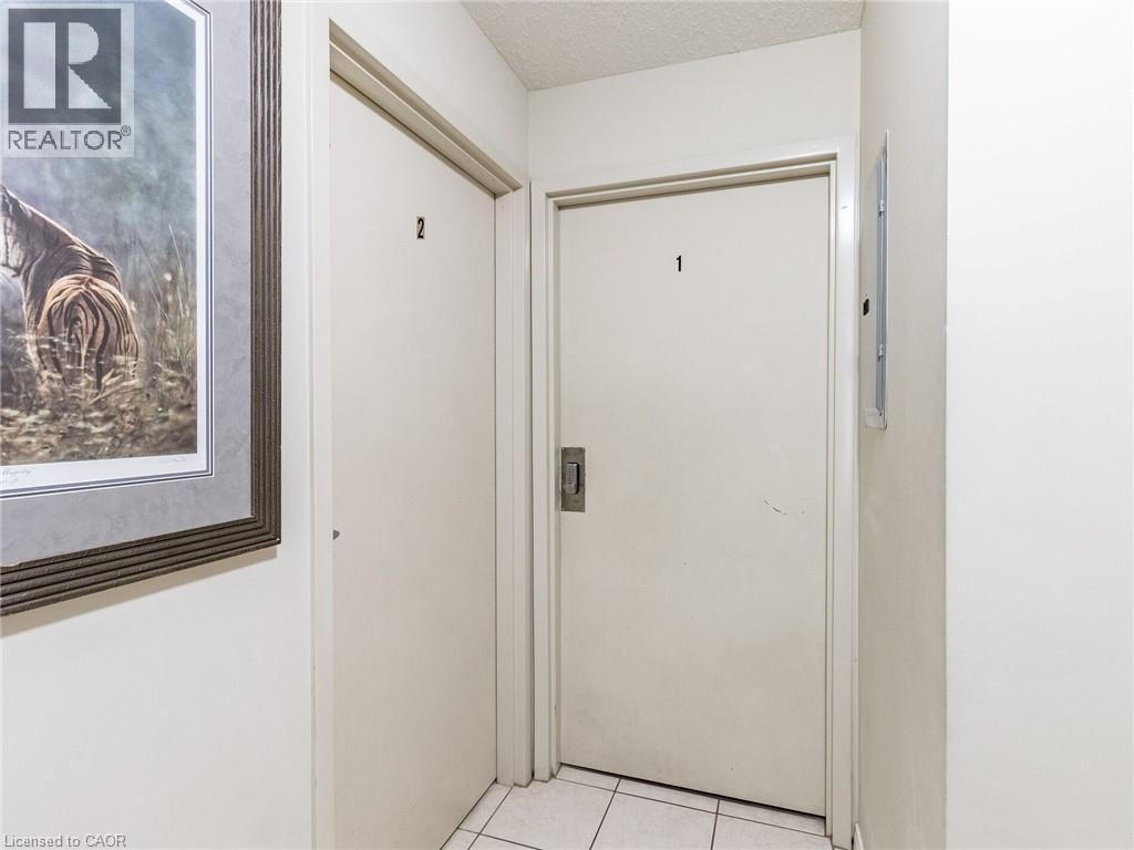 261 LESTER Street Unit# 301 thumbnail 13