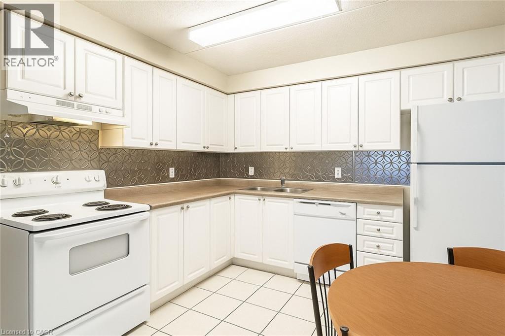 261 LESTER Street Unit# 301 thumbnail 9