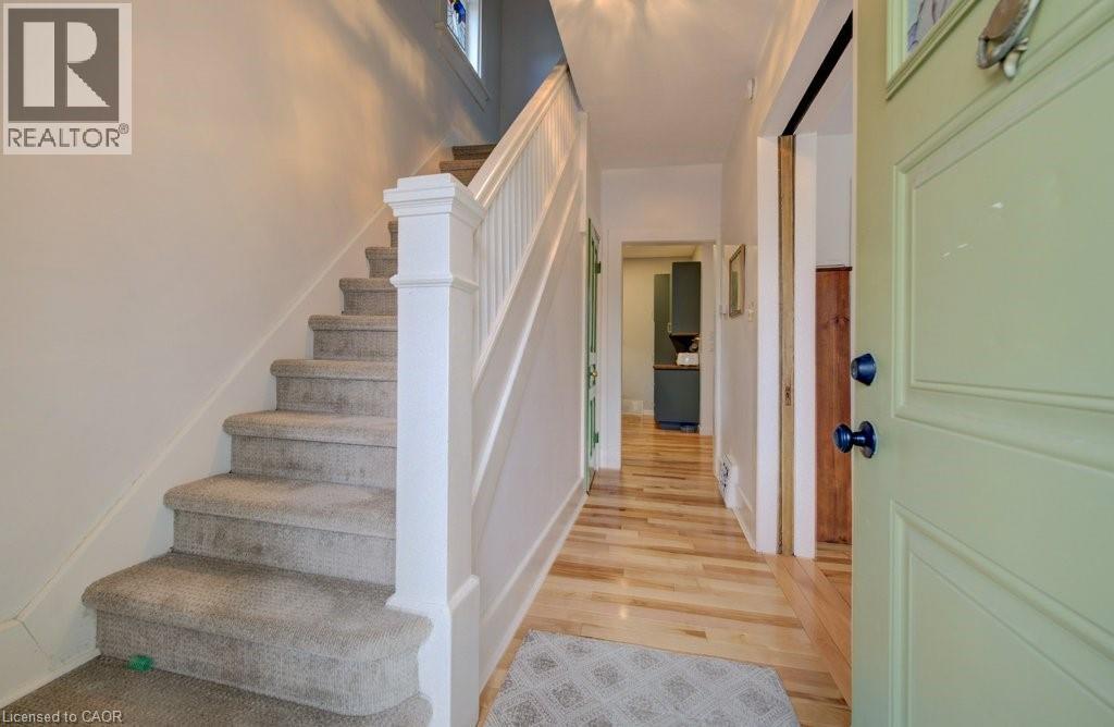 8 SPRING Street E thumbnail 5