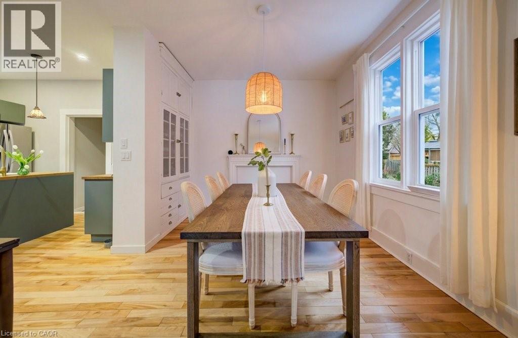 8 SPRING Street E thumbnail 6