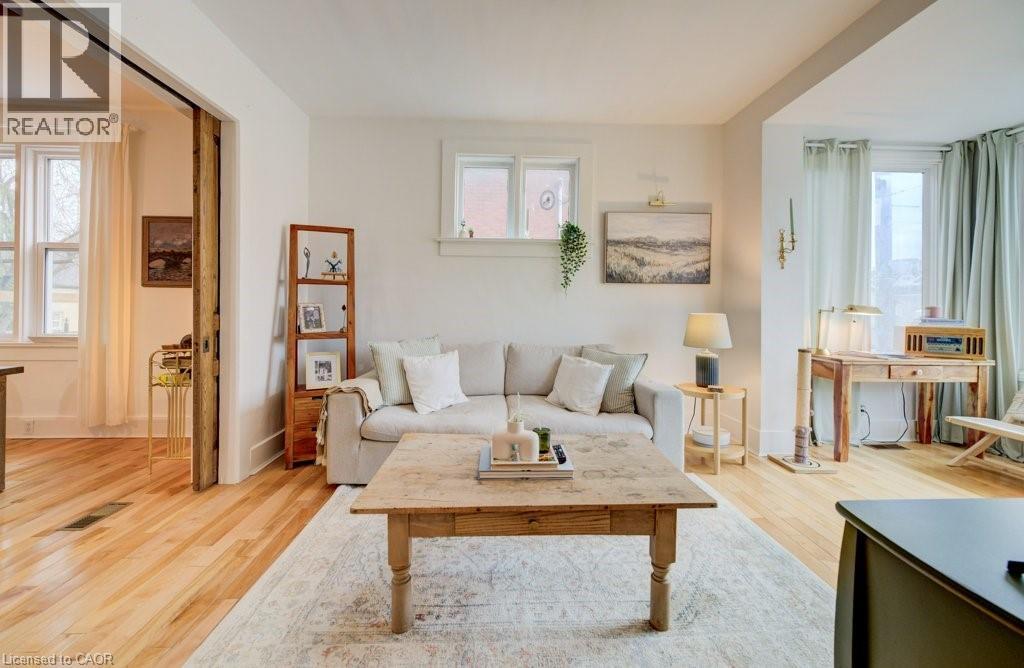 8 SPRING Street E thumbnail 12