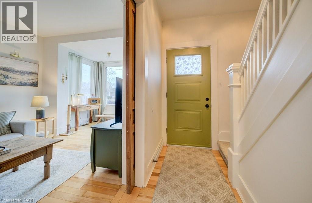 8 SPRING Street E thumbnail 13