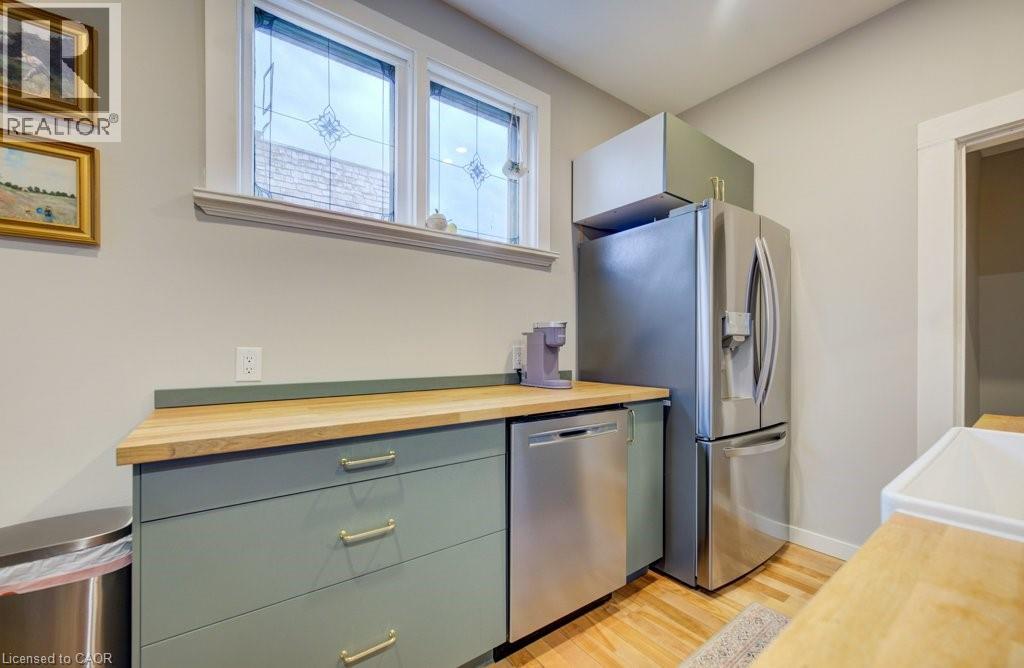 8 SPRING Street E thumbnail 18