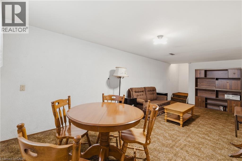 143 ST JEROME Crescent thumbnail 33