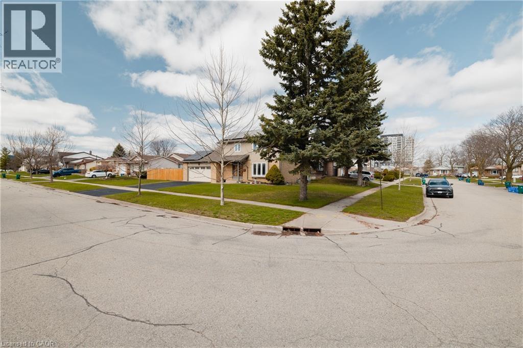 143 ST JEROME Crescent thumbnail 42