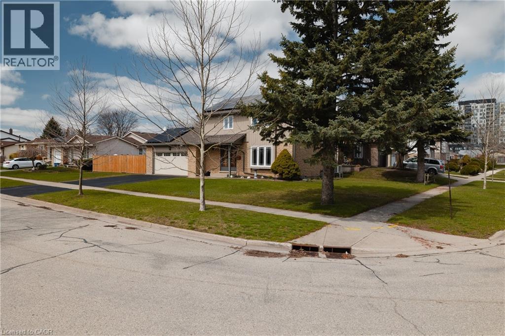 143 ST JEROME Crescent thumbnail 43