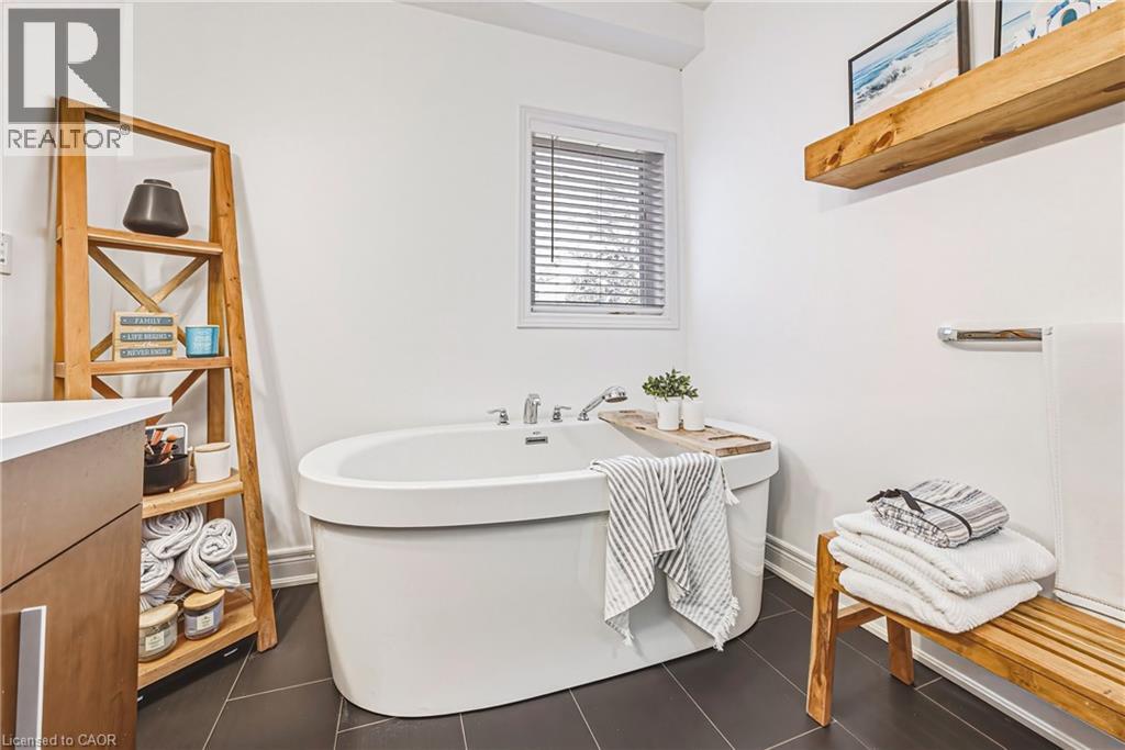 219 WALKER Street thumbnail 18