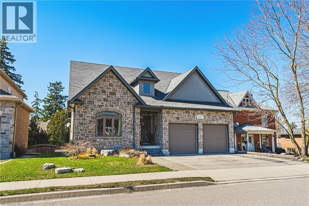 219 WALKER Street thumbnail 2