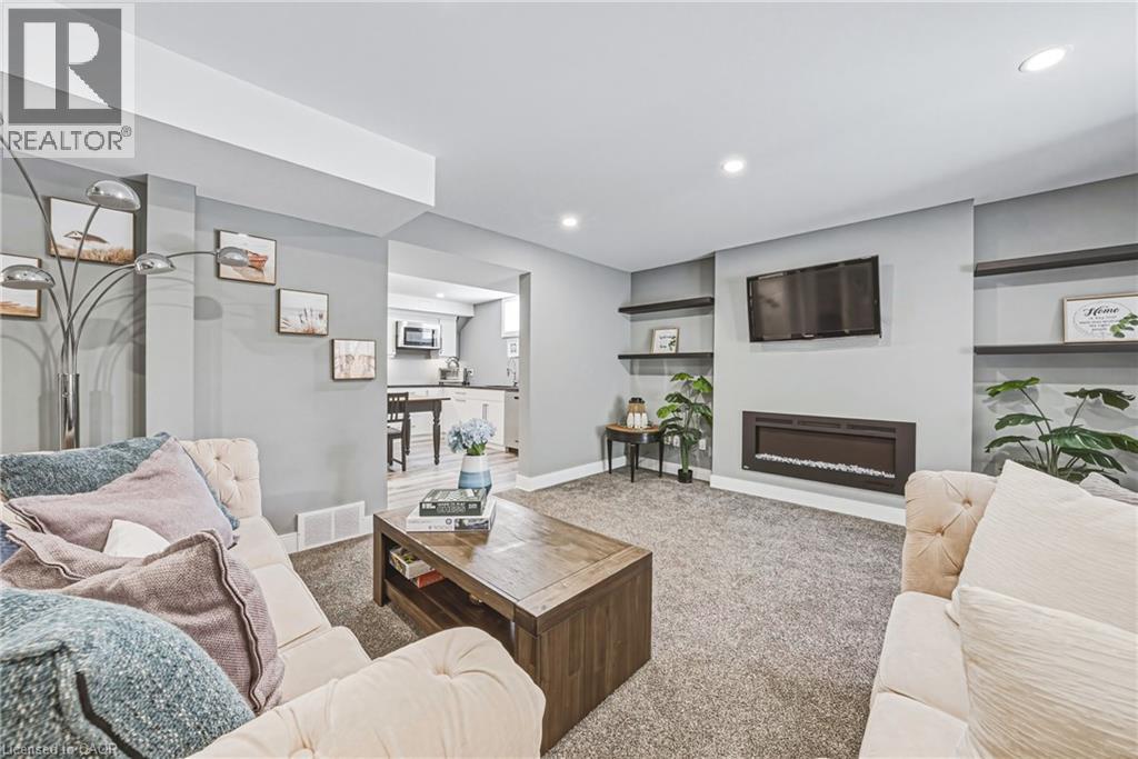 219 WALKER Street thumbnail 32