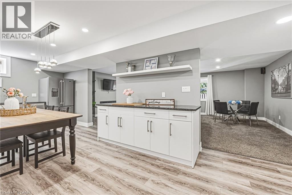 219 WALKER Street thumbnail 31