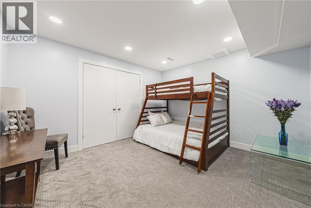 219 WALKER Street thumbnail 38