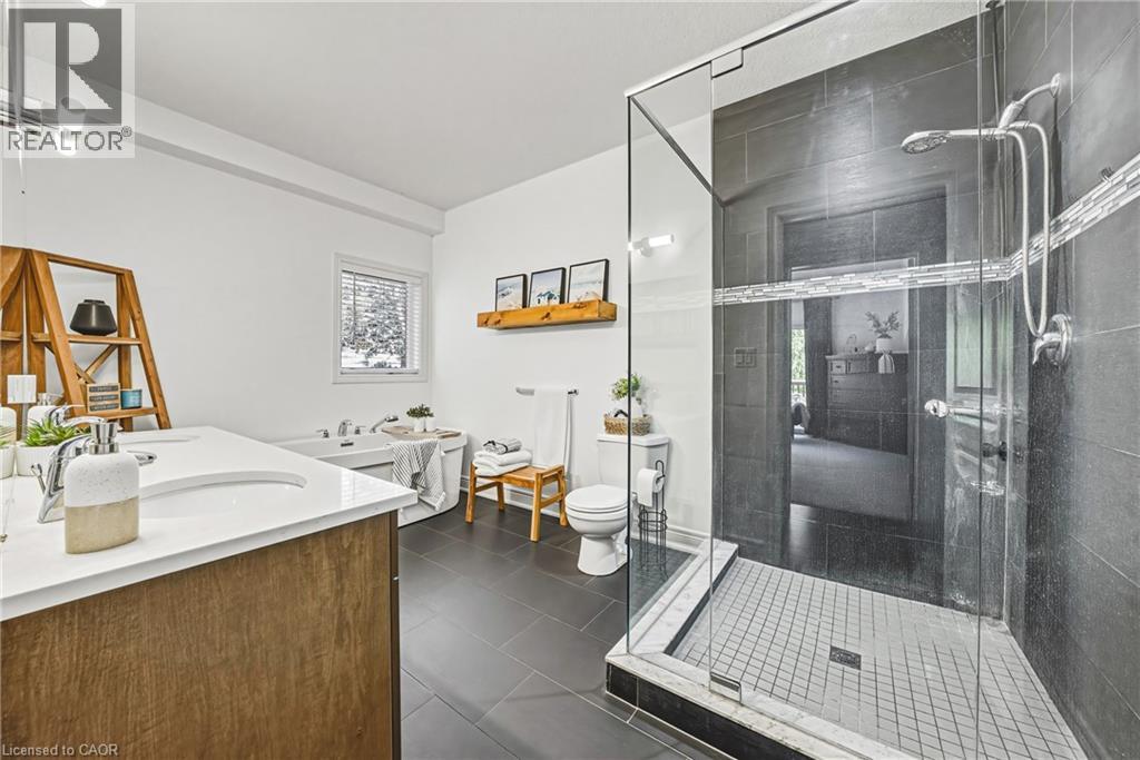 219 WALKER Street thumbnail 17