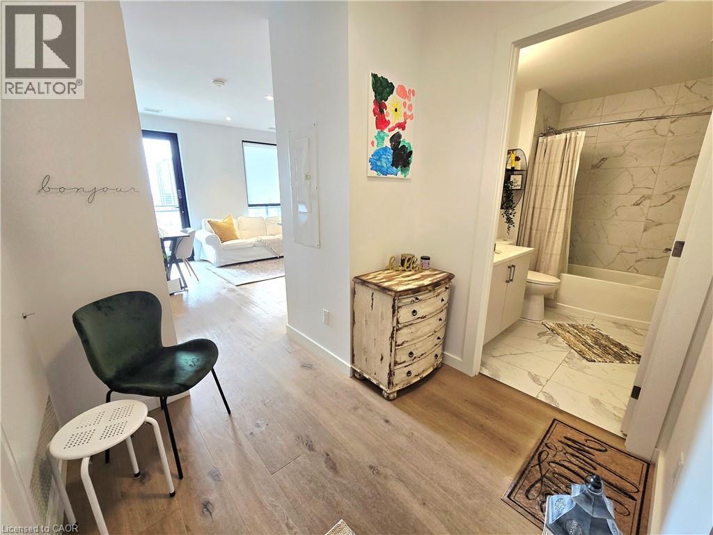 181 KING Street S Unit# 1812 thumbnail 2