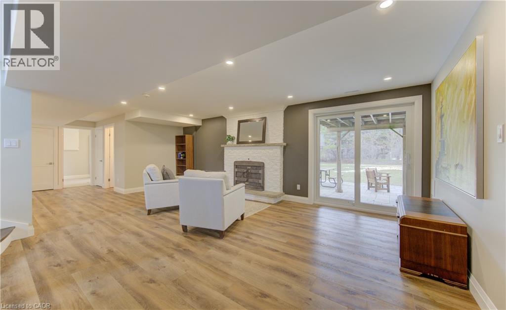 395 WARRINGTON Drive thumbnail 32