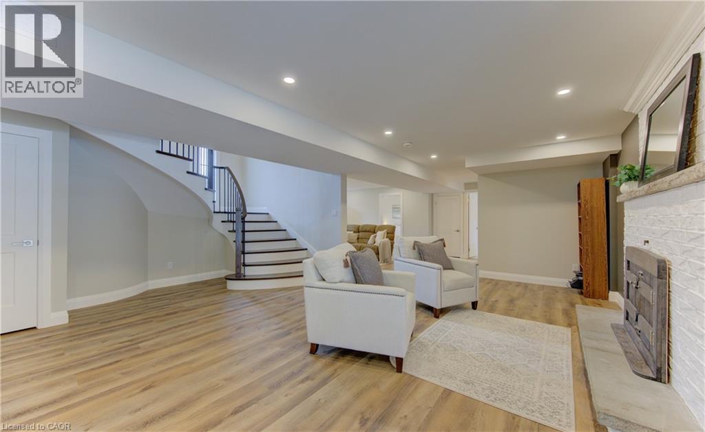 395 WARRINGTON Drive thumbnail 33