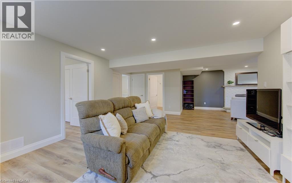 395 WARRINGTON Drive thumbnail 36