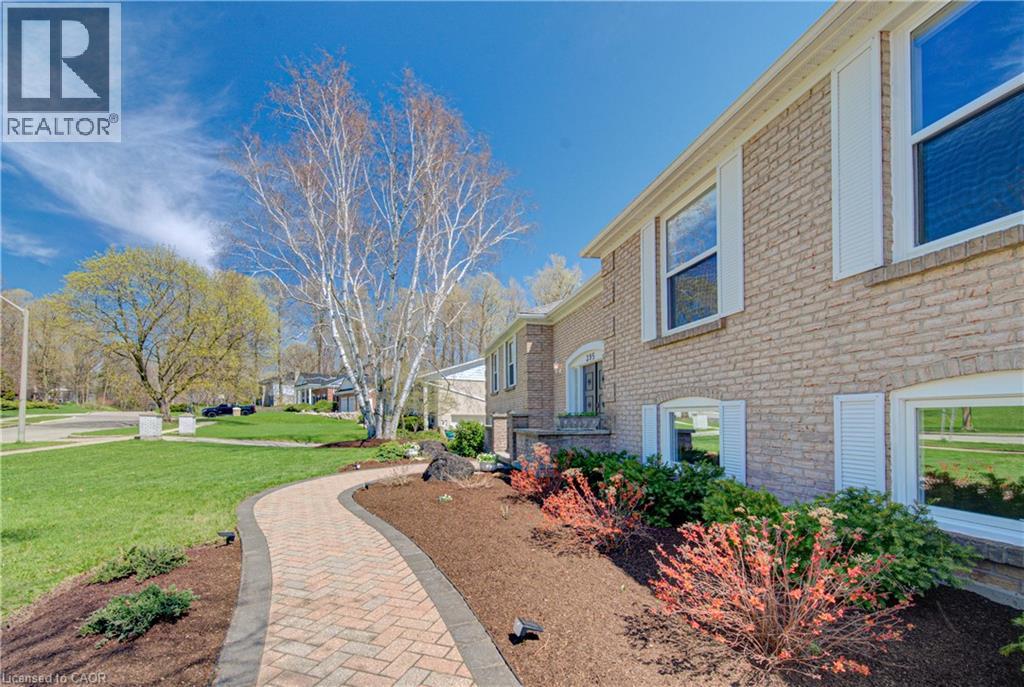 395 WARRINGTON Drive thumbnail 5