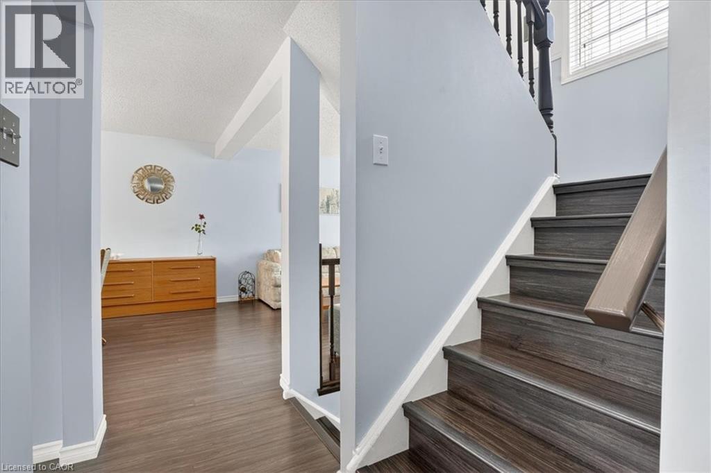 636 GRANGE Crescent thumbnail 23