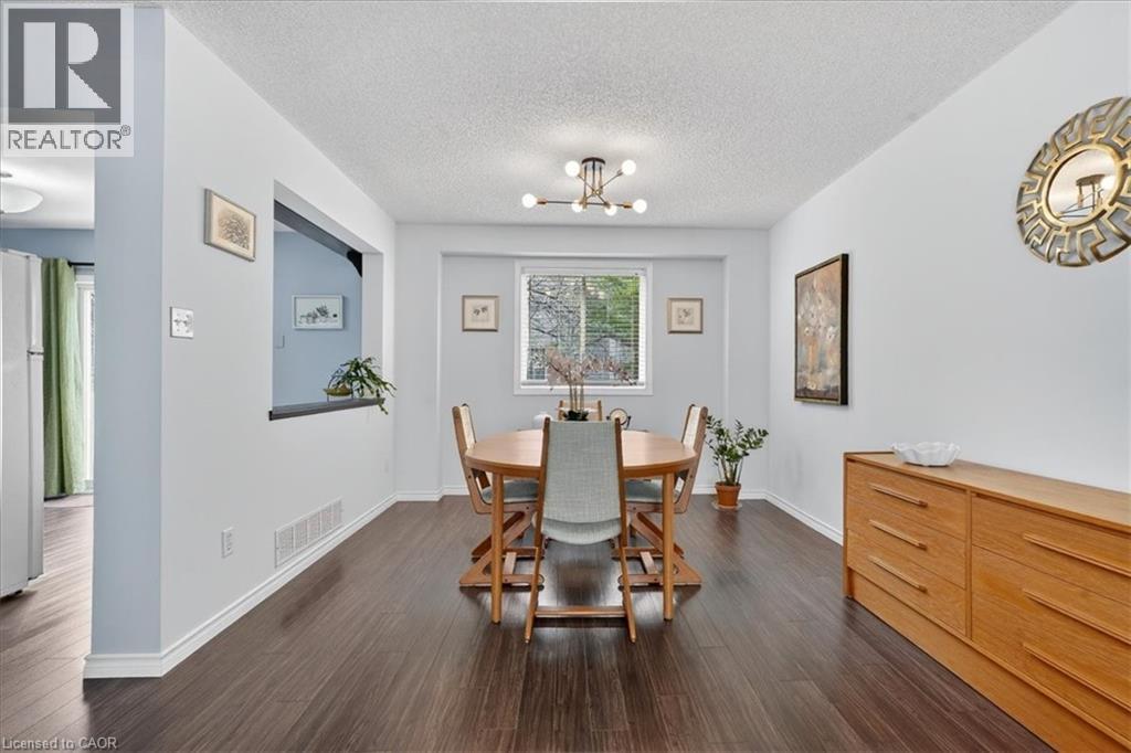 636 GRANGE Crescent thumbnail 11