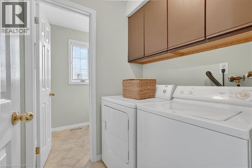 636 GRANGE Crescent thumbnail 22