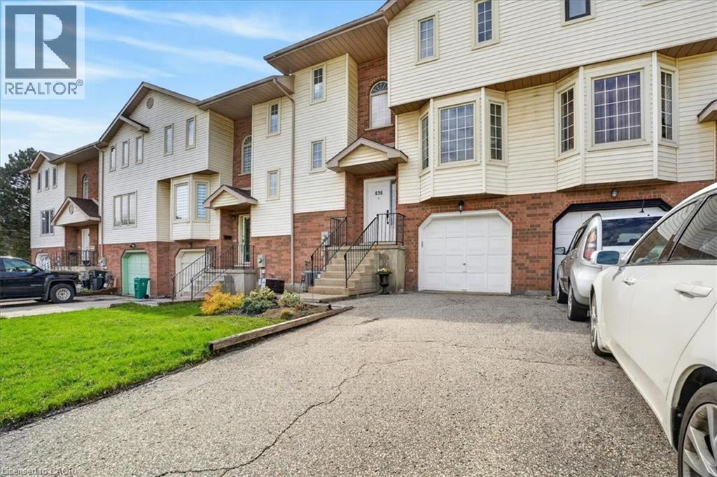 636 GRANGE Crescent thumbnail 2