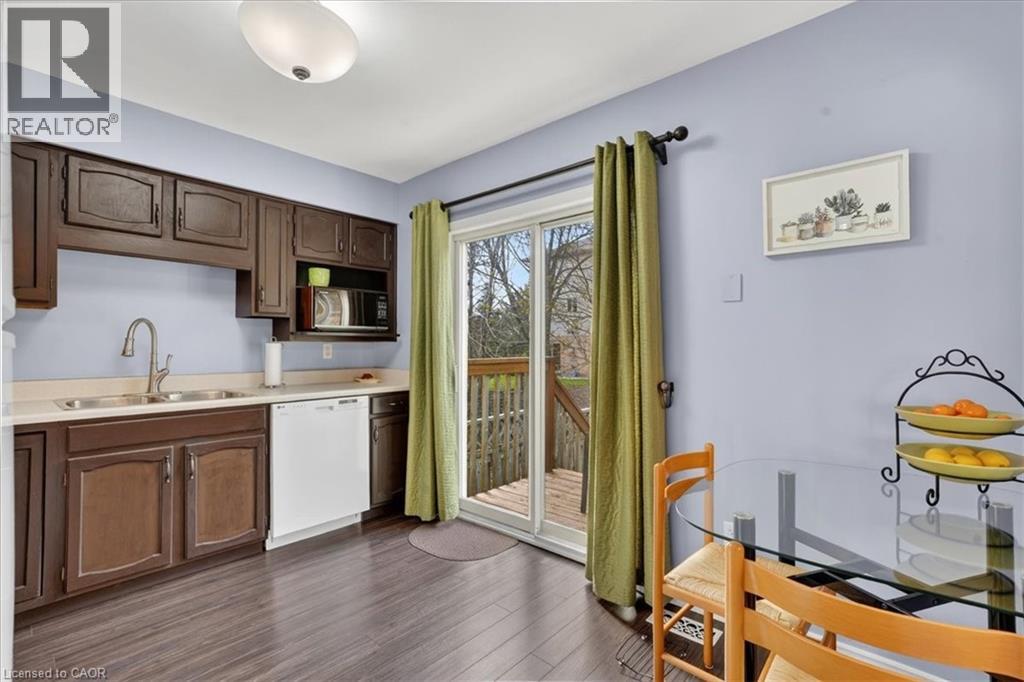 636 GRANGE Crescent thumbnail 16