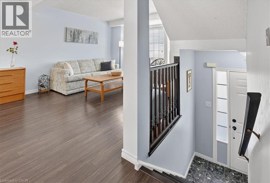 636 GRANGE Crescent thumbnail 7