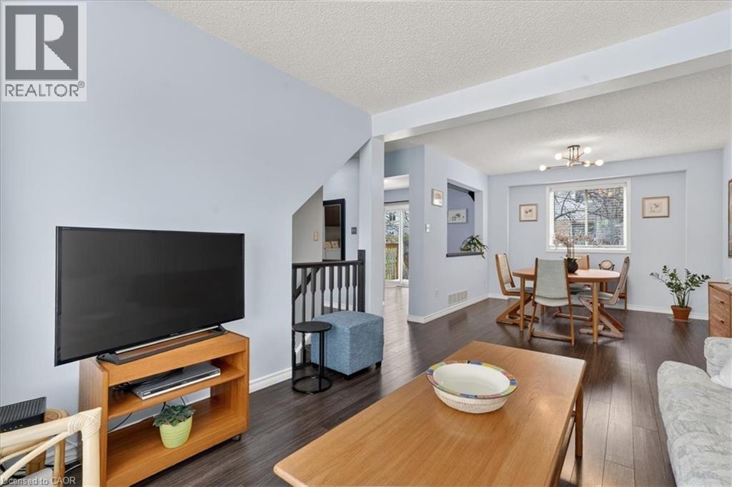 636 GRANGE Crescent thumbnail 10