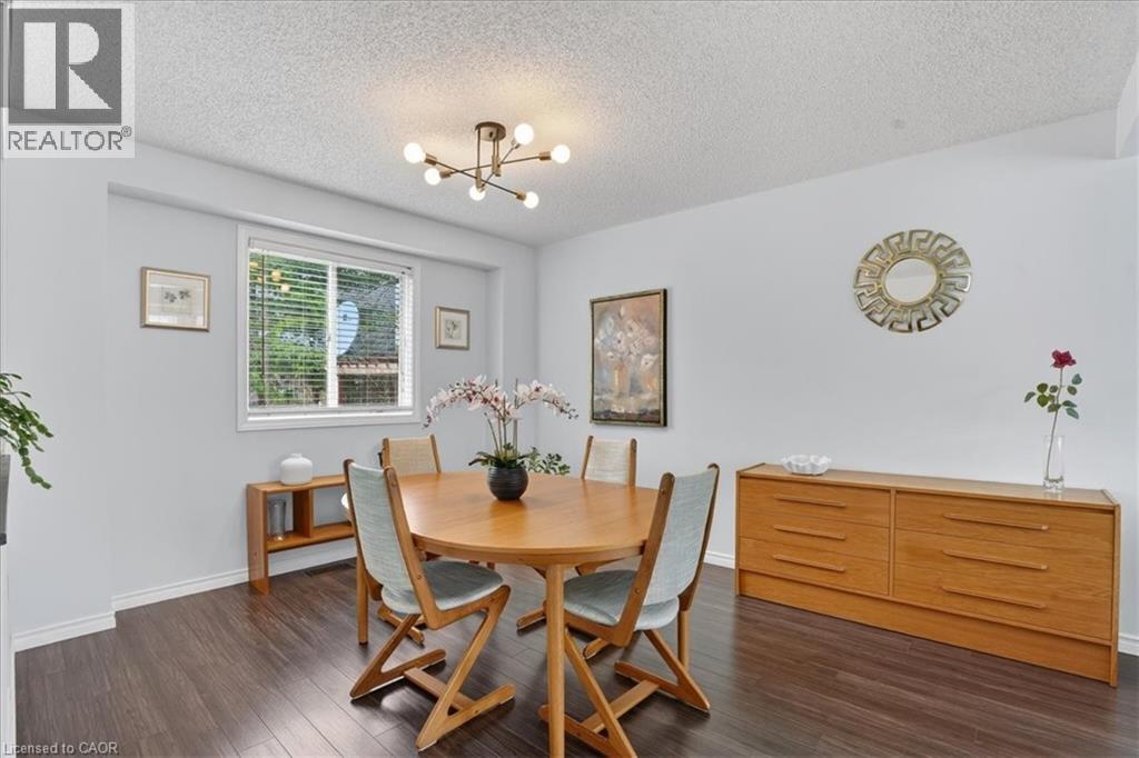 636 GRANGE Crescent thumbnail 15