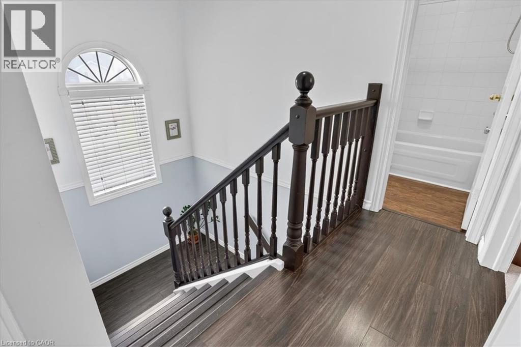 636 GRANGE Crescent thumbnail 24