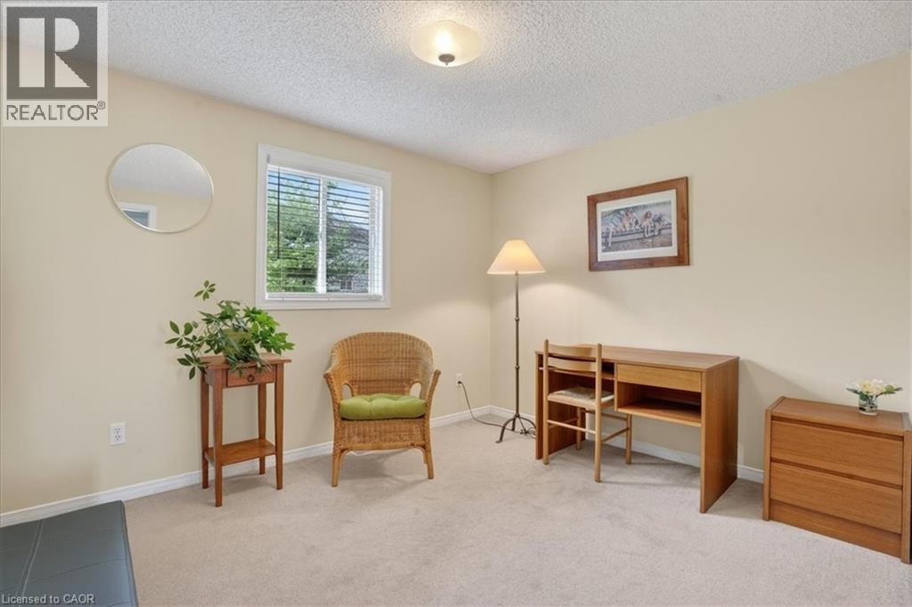 636 GRANGE Crescent thumbnail 28