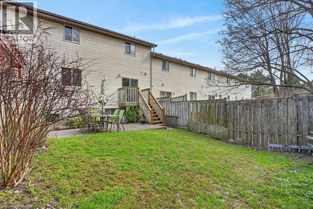 636 GRANGE Crescent thumbnail 43