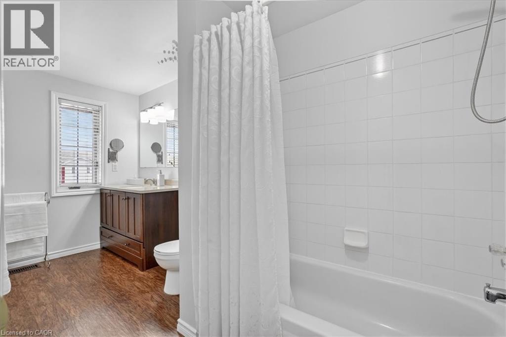 636 GRANGE Crescent thumbnail 33