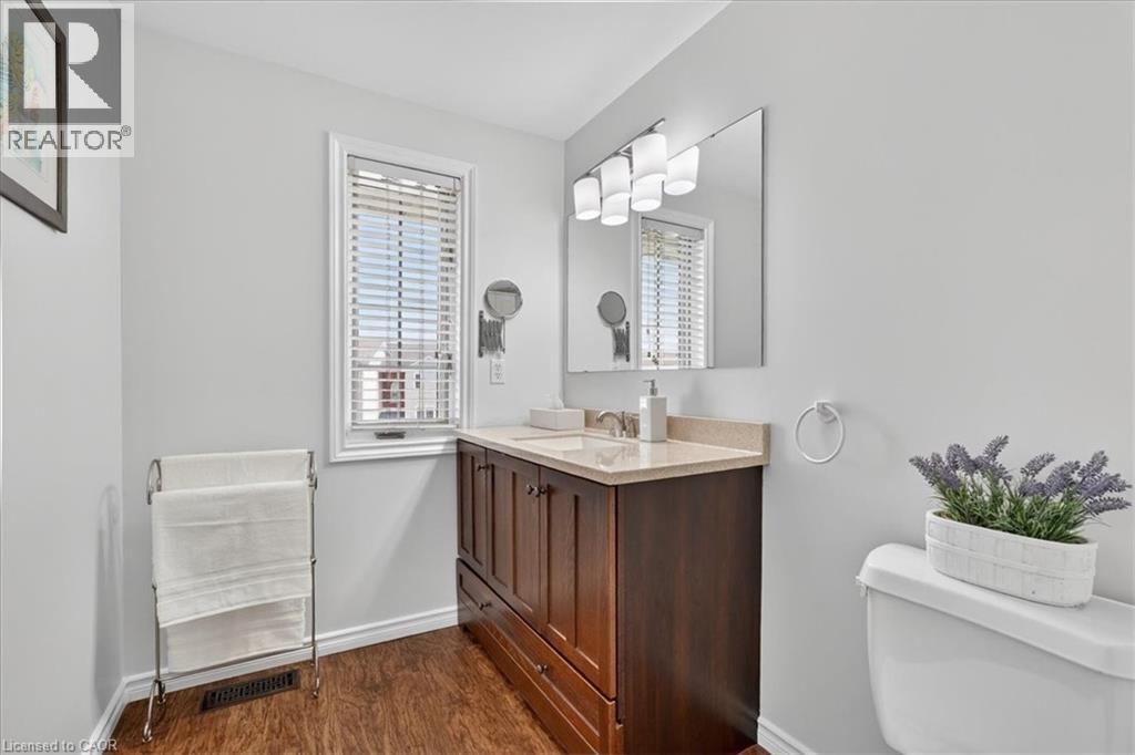 636 GRANGE Crescent thumbnail 34