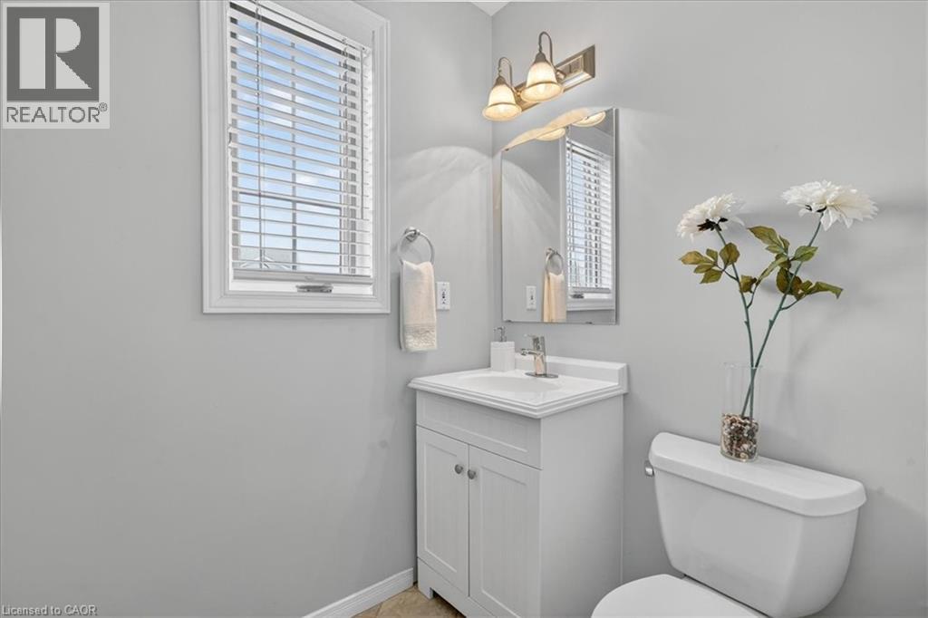 636 GRANGE Crescent thumbnail 21