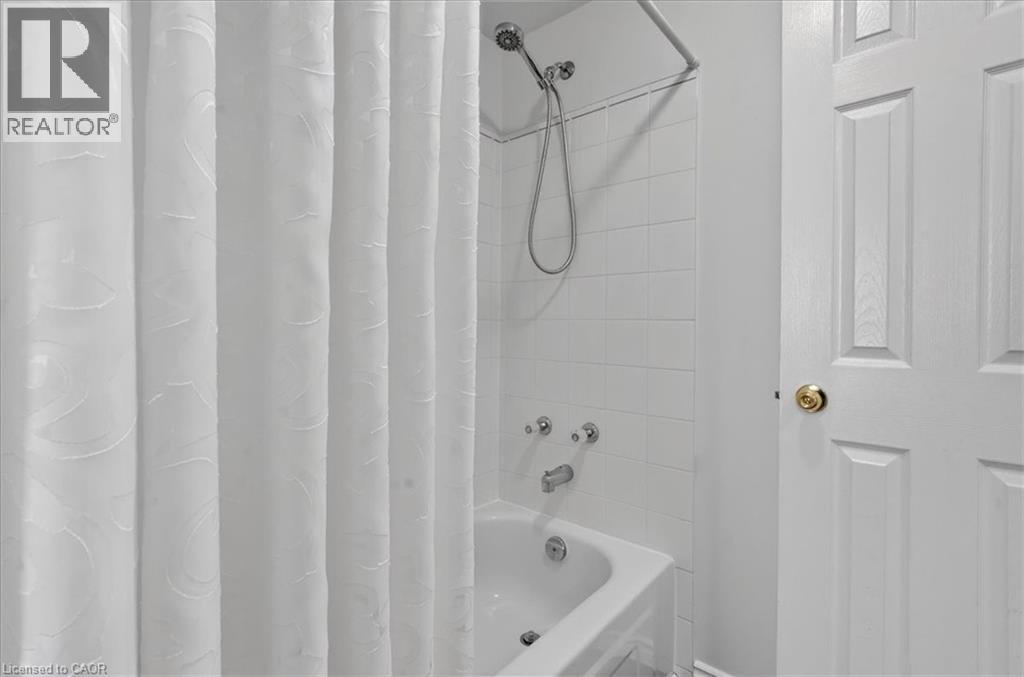 636 GRANGE Crescent thumbnail 35