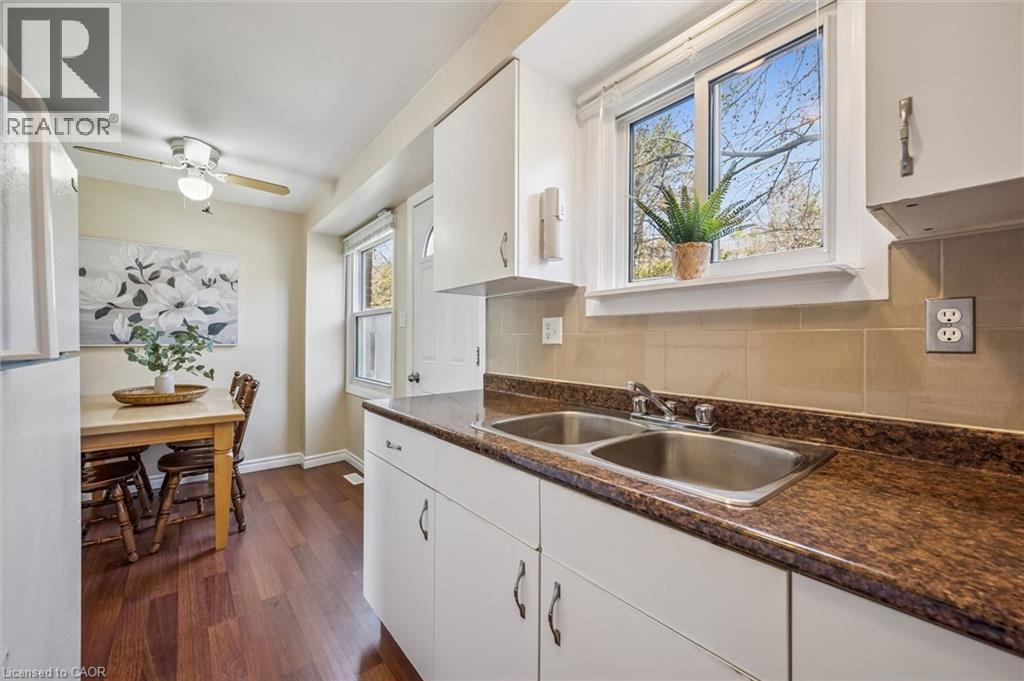 165 GREEN VALLEY Drive Unit# 14 thumbnail 10