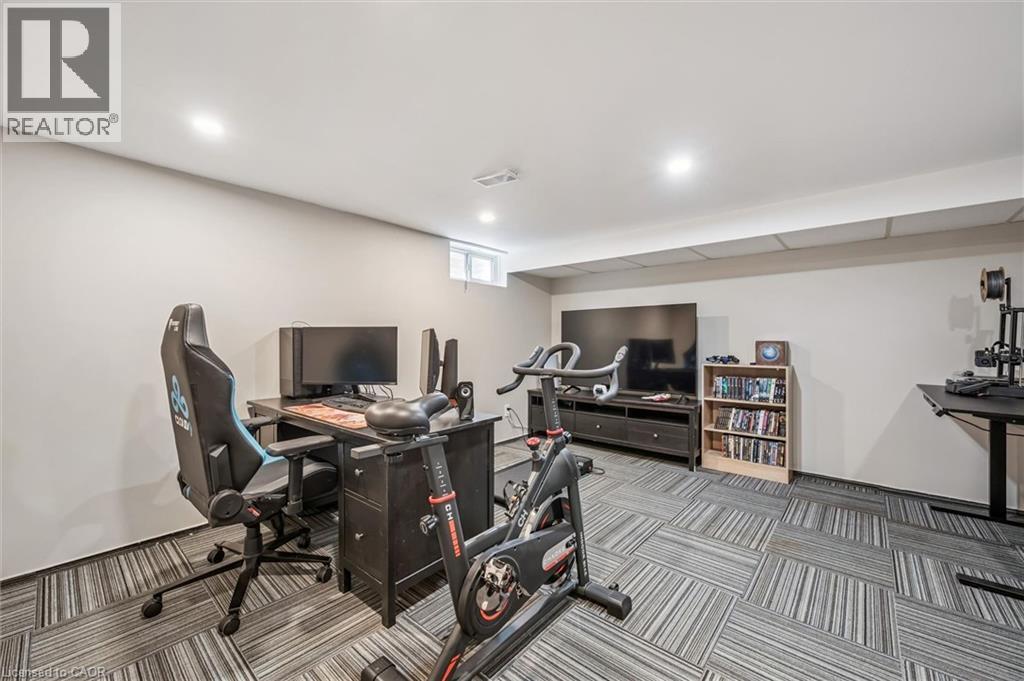 165 GREEN VALLEY Drive Unit# 14 thumbnail 17