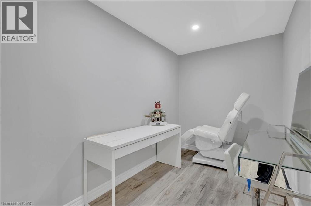 168 SILVER ASPEN Crescent thumbnail 20