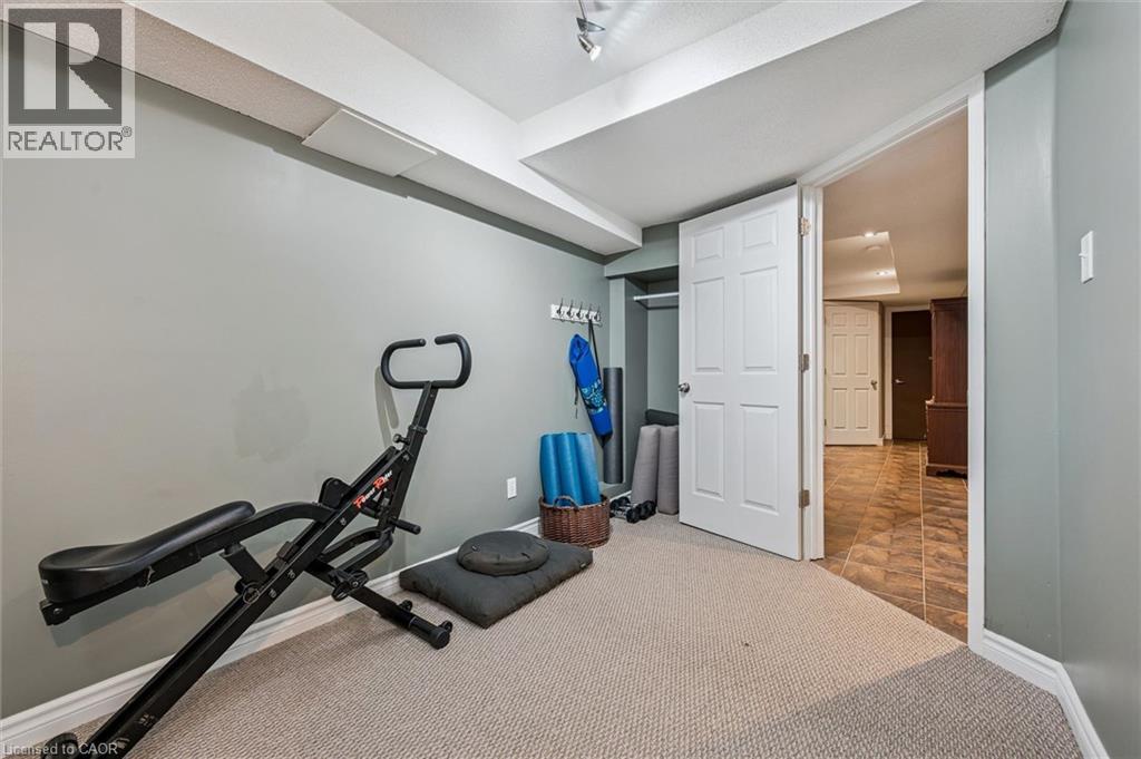 707 COMMONWEALTH Crescent thumbnail 35