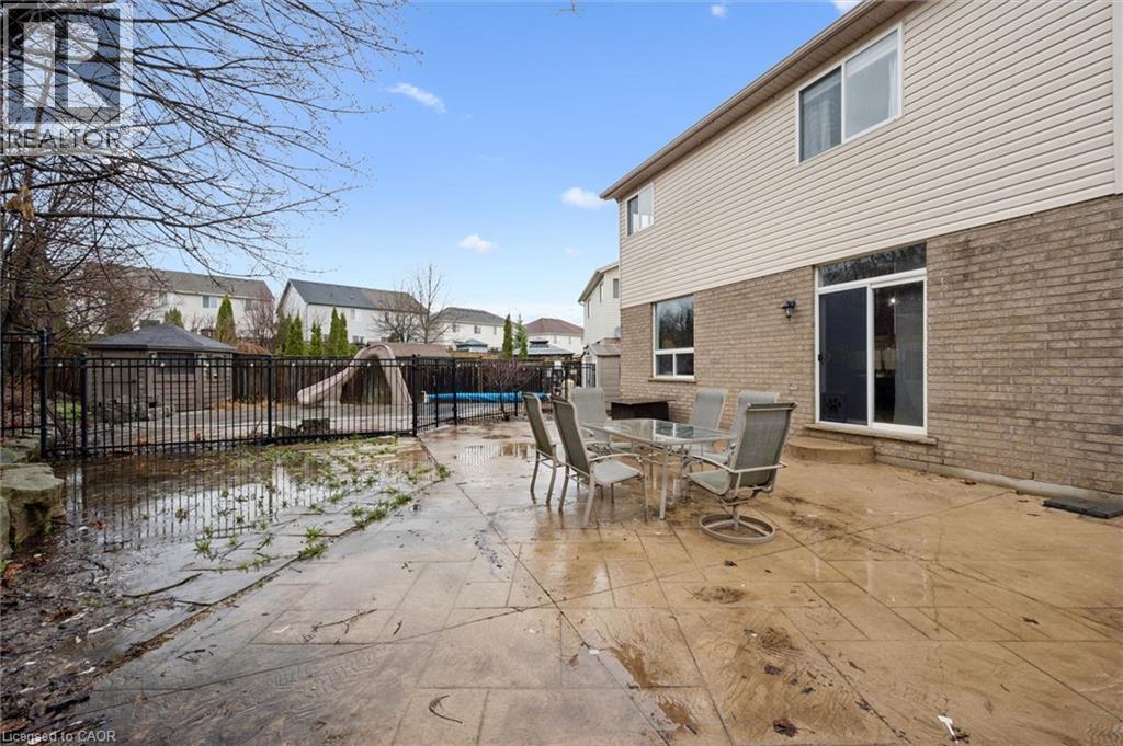 707 COMMONWEALTH Crescent thumbnail 42