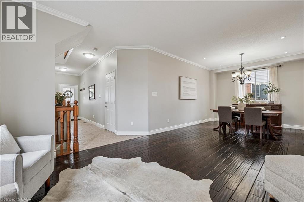 707 COMMONWEALTH Crescent thumbnail 8