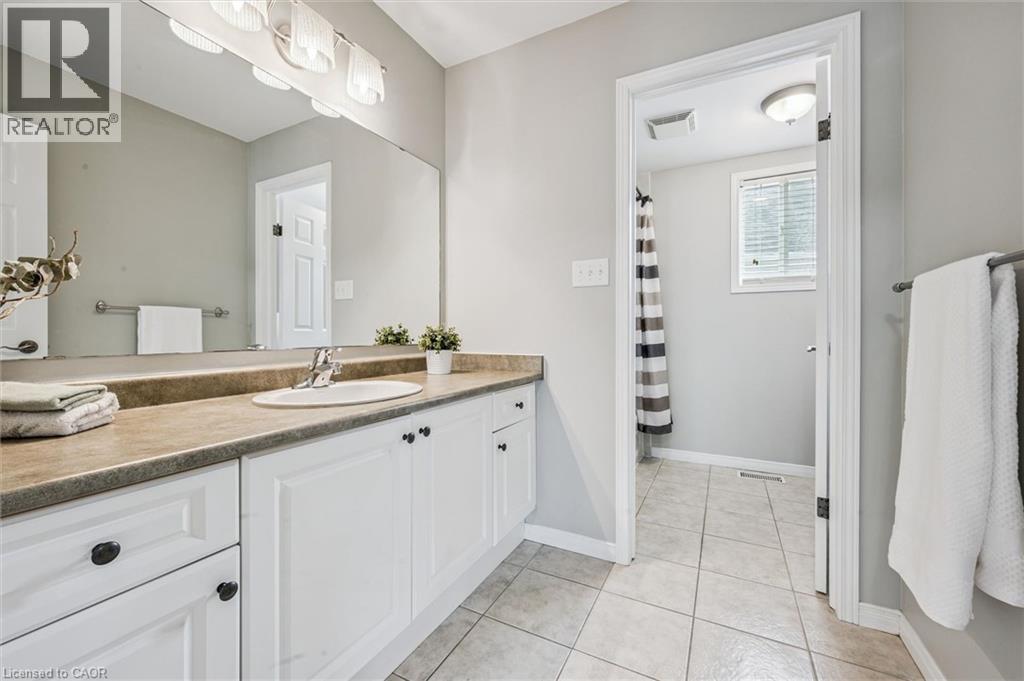 707 COMMONWEALTH Crescent thumbnail 27