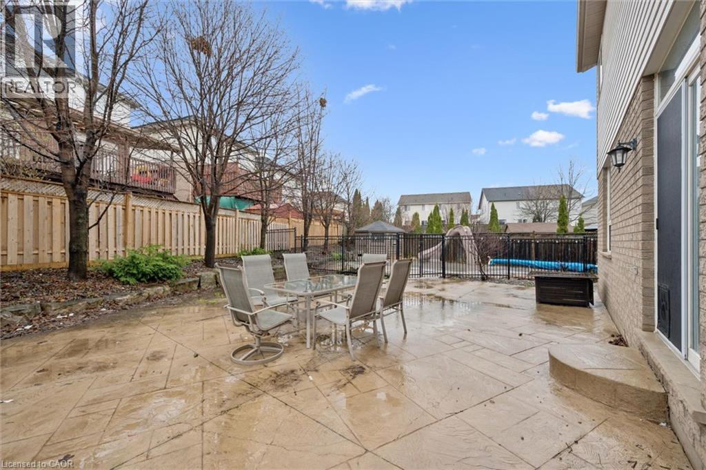 707 COMMONWEALTH Crescent thumbnail 41