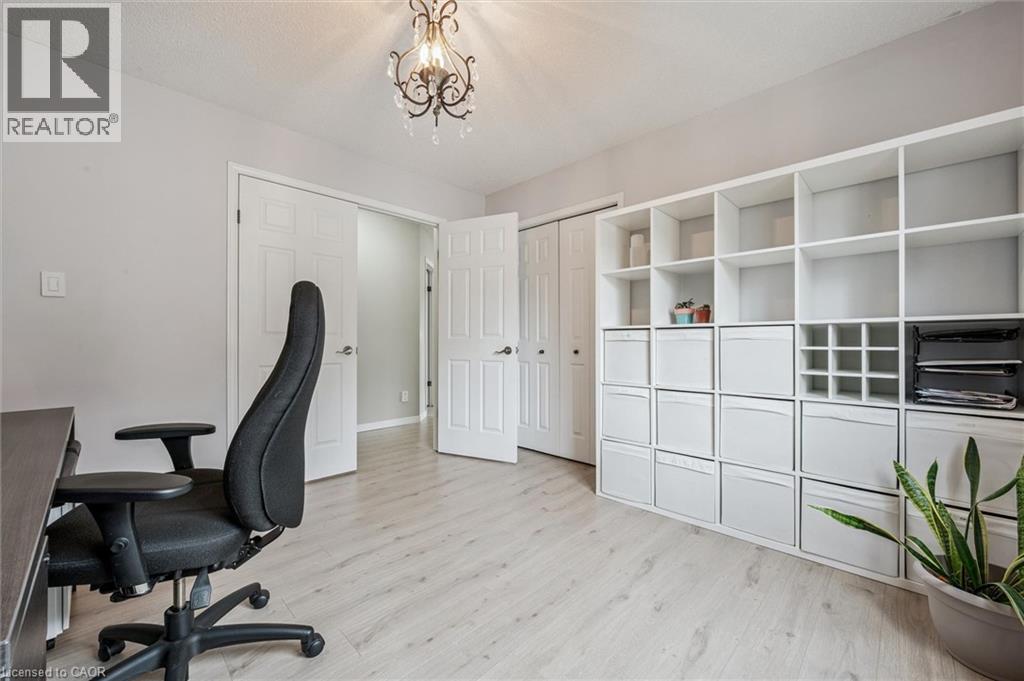 707 COMMONWEALTH Crescent thumbnail 26