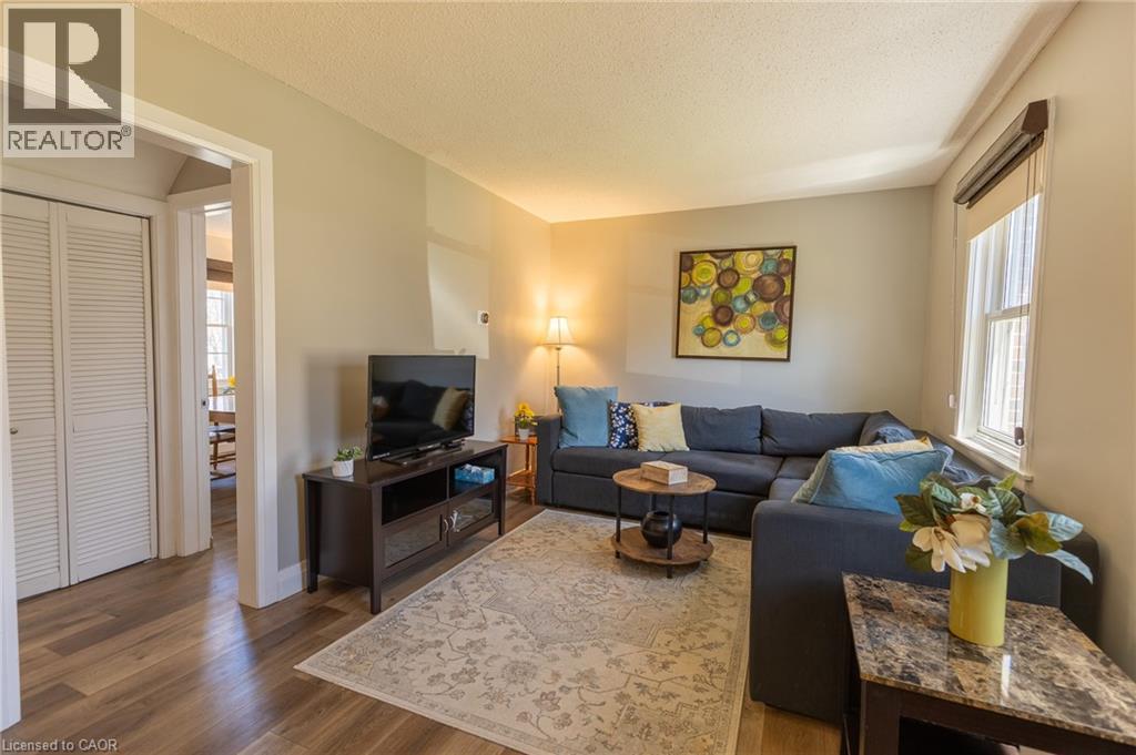 110 LORNE Crescent thumbnail 5