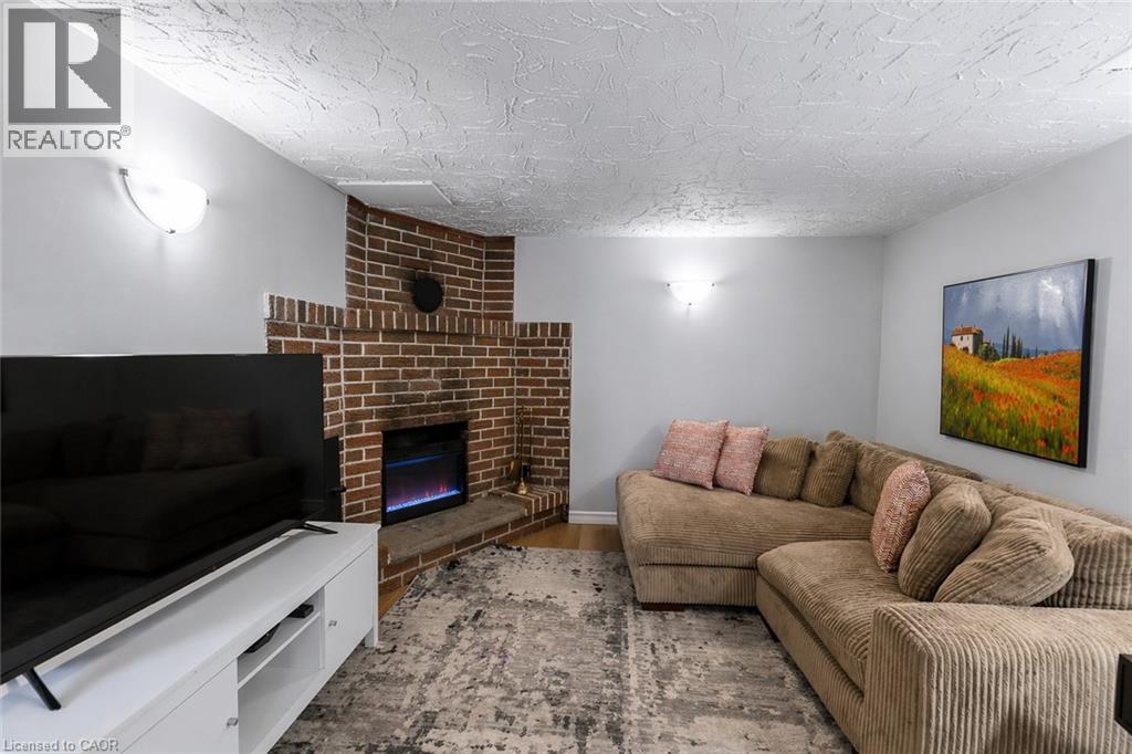 110 LORNE Crescent thumbnail 27