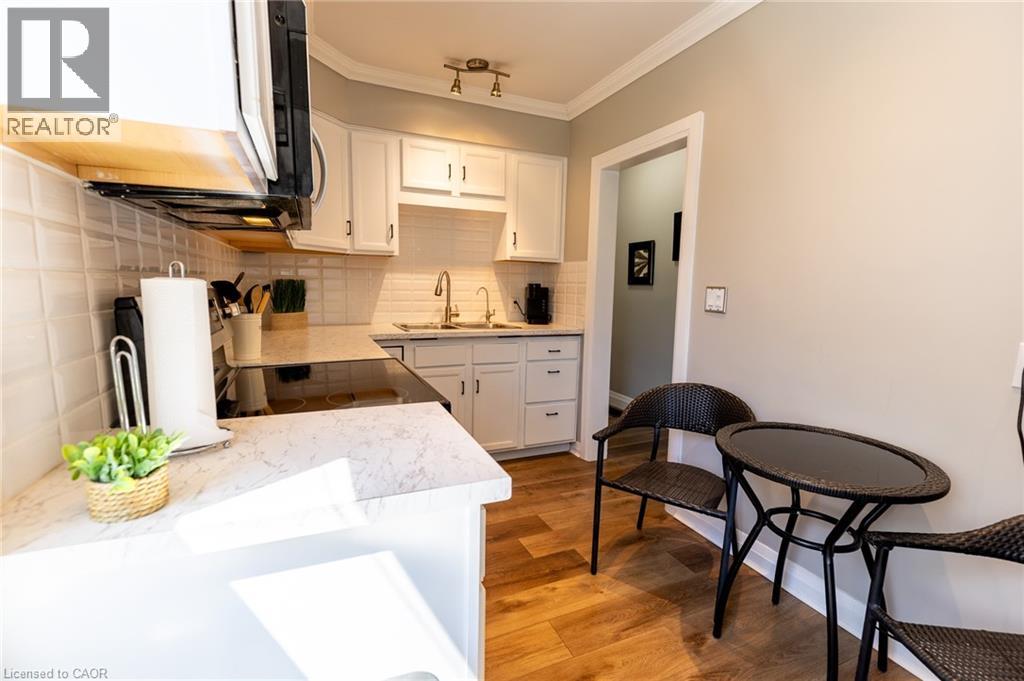 110 LORNE Crescent thumbnail 9