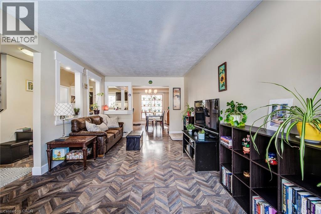 71 SHADELAND Crescent thumbnail 7