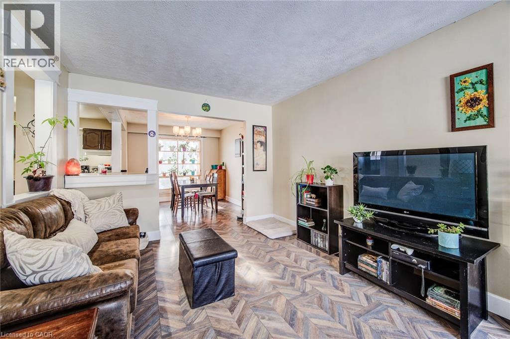 71 SHADELAND Crescent thumbnail 6